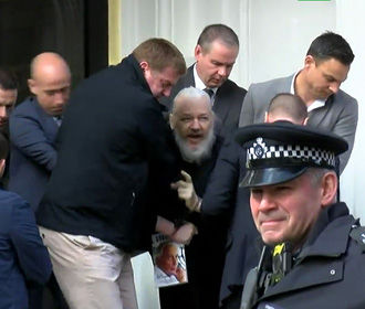 Ассанжа арестовали в том числе по запросу США - британская полиция