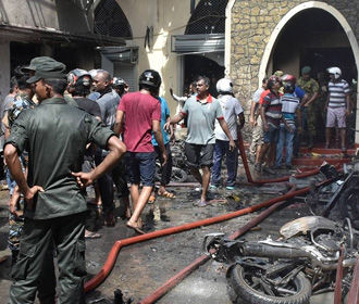 "Исламское государство" взяло на себя ответственность за взрывы в Шри-Ланке