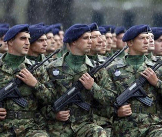 Сербия привела войска в полную боеготовность из-за арестов в Косово