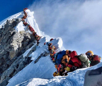 Непал планирует ужесточить требования к желающим покорить Эверест