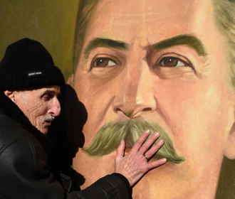 Личность Сталина у 40% украинцев вызывает враждебность, страх или ненависть