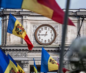 В НАТО призвали к мирному решению политического кризиса в Молдове