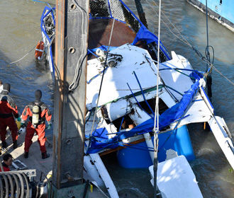 Затонувший в Будапеште туристический катер с телами четырех погибших подняли на поверхность