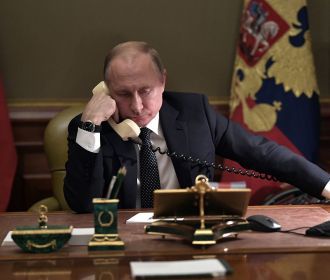 Путин впервые поговорил по телефону с Зеленским