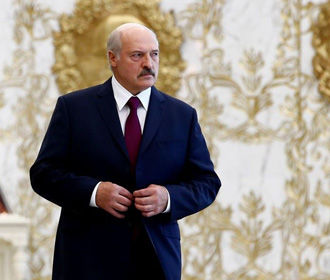 Лукашенко: Беларусь не войдет в состав "братской России"