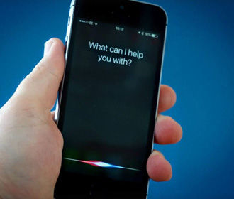 Apple хочет научить Siri украинскому языку