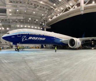 Испытания новейшего Boeing 777X завершились неудачей