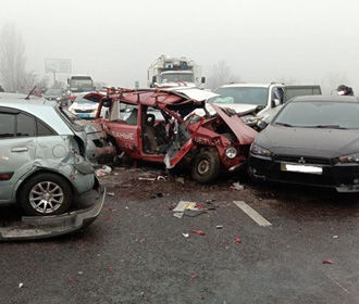 На выезде из Одессы столкнулись 17 авто