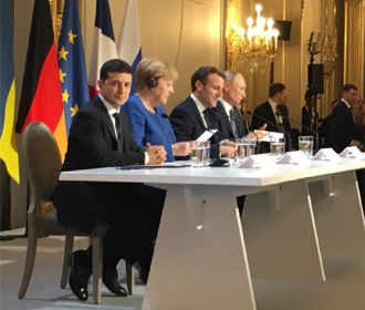 В Кремле заявили о попытке Киева изменить коммюнике саммита в Париже
