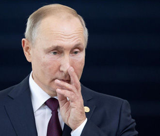 Путин перестал здороваться за руку - Песков