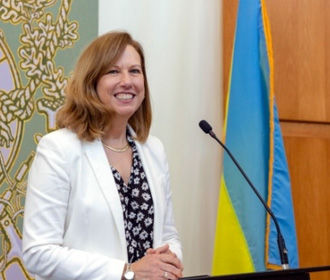 В посольстве США заявили о "вале дезинформации" на Украине против "успешных реформ"