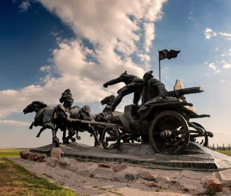 Институт национальной памяти требует демонтировать монумент "Легендарная тачанка"