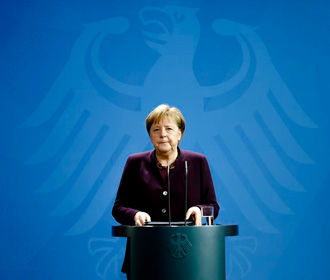 Меркель считает пандемию коронавируса крупнейшим вызовом в истории ЕС