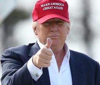 В США появились голуби в кепках с надписью «Сделаем Америку снова великой»