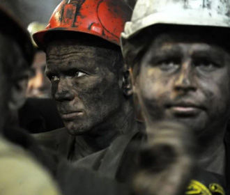 Зеленский потребовал погасить долги по зарплате шахтерам