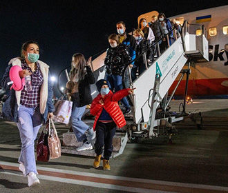 В Украину за сутки авиарейсами эвакуировали почти 600 человек