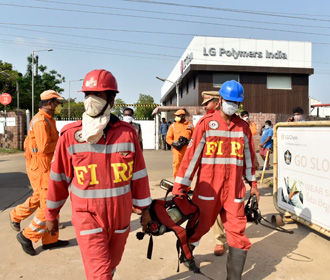 Десять человек погибли и тысячи пострадали из-за утечки газа на заводе LG в Индии