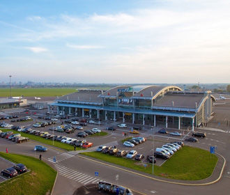 Аэропорт "Киев" отменил все международные авиарейсы