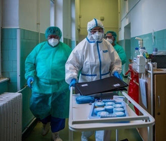 Украина приближается к рекордной госпитализации больных с коронавирусом