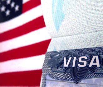 Власти 17 штатов оспорили в суде решение по визам США для иностранных студентов