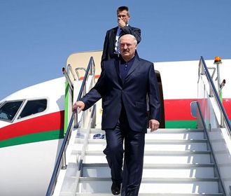 Самолет Лукашенко полетел к границе с Россией и на полпути развернулся обратно