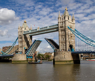 В Лондоне поломался Тауэрский мост
