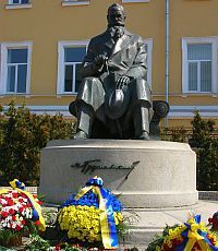 Янукович, Азаров и Литвин возложили цветы к памятникам Шевченко и Грушевскому