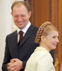 Тимошенко озвучила три варианта отставки Яценюка