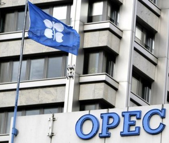 ОПЕК+ хочет крупно сократить добычу нефти