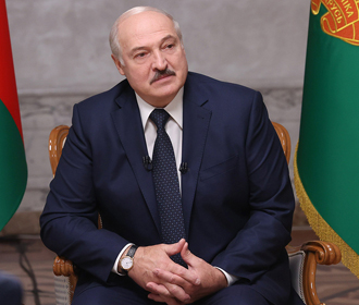 Украина должна пообещать, что не будет угрожать России - Лукашенко