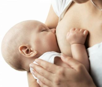 Ученые показали, как питание женщины влияет на состав грудного молока