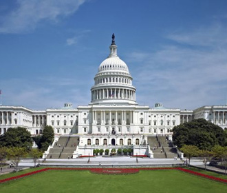 Неизвестные пригрозили направить самолет в здание Капитолия в Вашингтоне