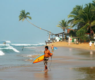 На Шри-Ланке из-за COVID-19 на три дня запрещают поездки по стране