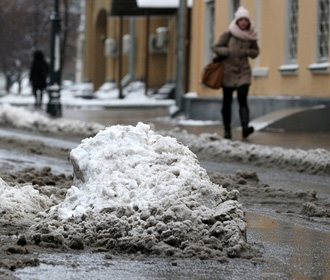 В субботу по всей Украине снег с дождем и гололедица, в воскресенье потеплеет