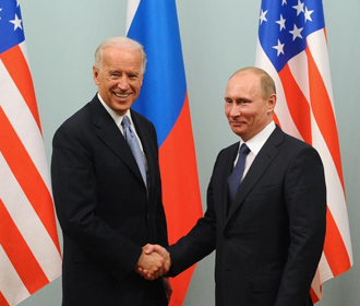 Новые санкции США против России не поспособствуют встрече Байдена и Путина - Кремль