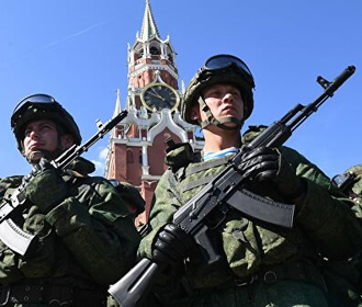 Треть украинцев считают высокой вероятность полномасштабного военного вторжения России в Украину