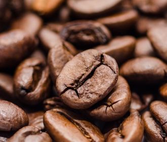 Цена на кофе достигла 10-летнего максимума