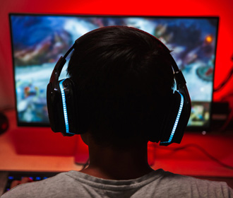 В Китае сократят время, которое несовершеннолетние могут тратить на онлайн-игры