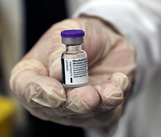 Украина получила от Швеции более 500 тысяч доз вакцины Pfizer