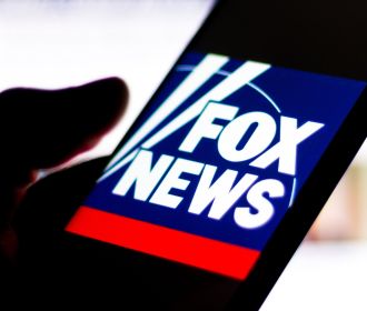 В Fox News заявили, что бывшая пресс-секретарь Трампа будет работать у них