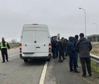 На подъездах к Харькову СБУ задержала автобусы с "титушками"