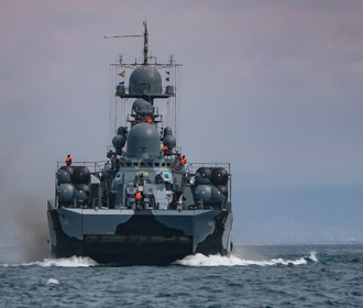 Россия после учений оставила два больших десантных корабля в Черном море