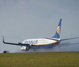 Самолет Ryanair