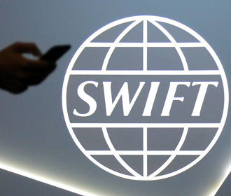 Отключения новых российских банков от SWIFT должны стать частью девятого пакета санкций ЕС - Кулеба
