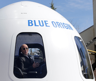 Глава Amazon полетит в космос на корабле New Shepard