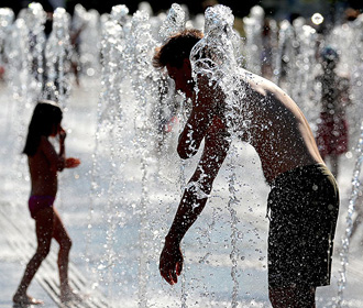 Туристам начали предлагать страховки от адской жары в Европе