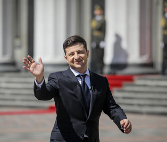 Зеленского на посту президента готовы переизбрать 24% украинцев - "Рейтинг"