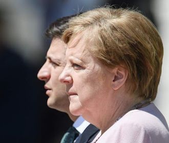 Меркель призвала Украину готовиться к уменьшению транзита газа