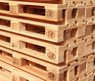 Правила производства, разновидности и область применения деревянных поддонов