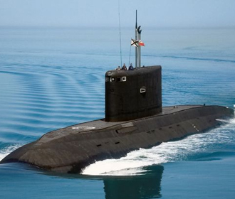 Российские подводные лодки провели военные учения в Черном море
